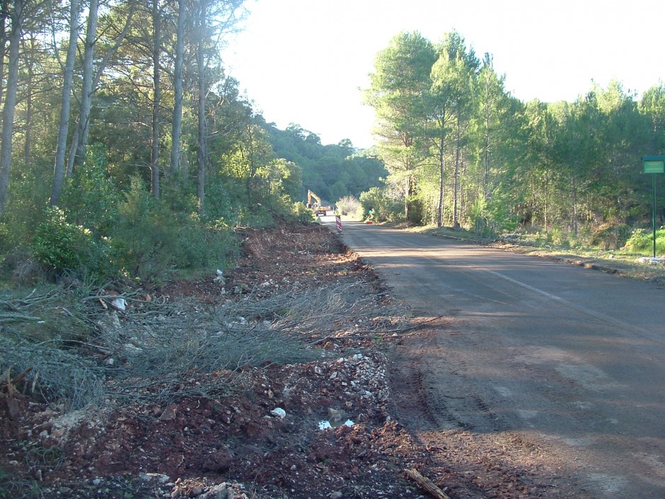 Proširenje zadnje 1/3 prometnice Lastovo-Ubli